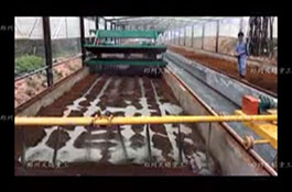 有機肥發酵翻拋機工作視頻 發酵翻拋機翻堆機在有機肥加工中的作用